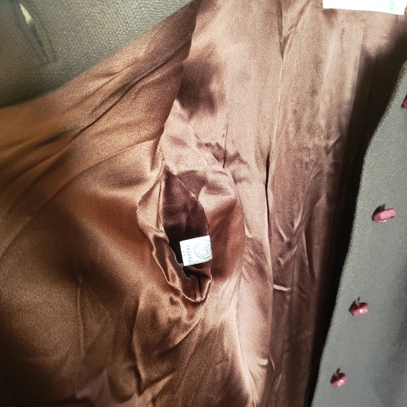 Vintage Fur-trimmed wool coat - Picture 9 of 13